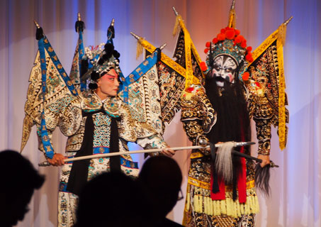 京劇　二将軍　馬超：張春祥、張飛：張小山