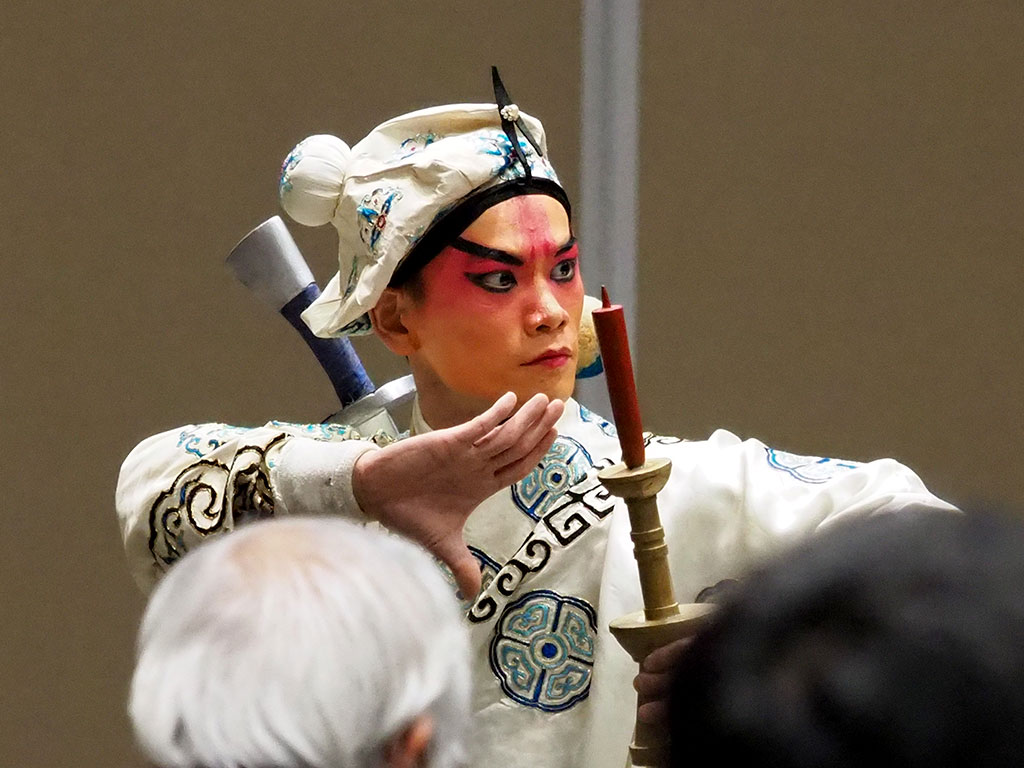 京劇　三岔口（任堂惠：南部快斗[隕石のかけら]）