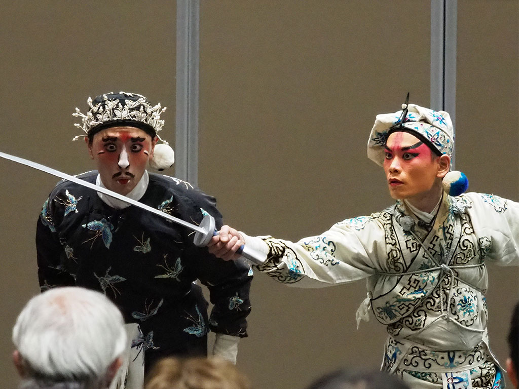 京劇　三岔口（任堂惠：南部快斗[隕石のかけら]、劉利華：小林孝徳）