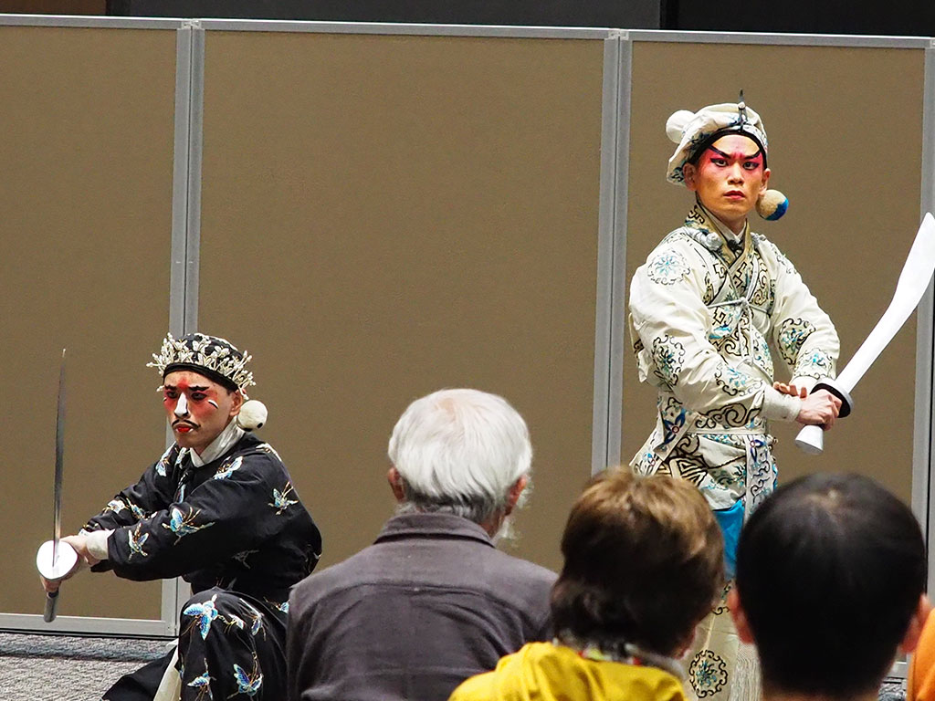 京劇　三岔口（任堂惠：南部快斗[隕石のかけら]、劉利華：小林孝徳）