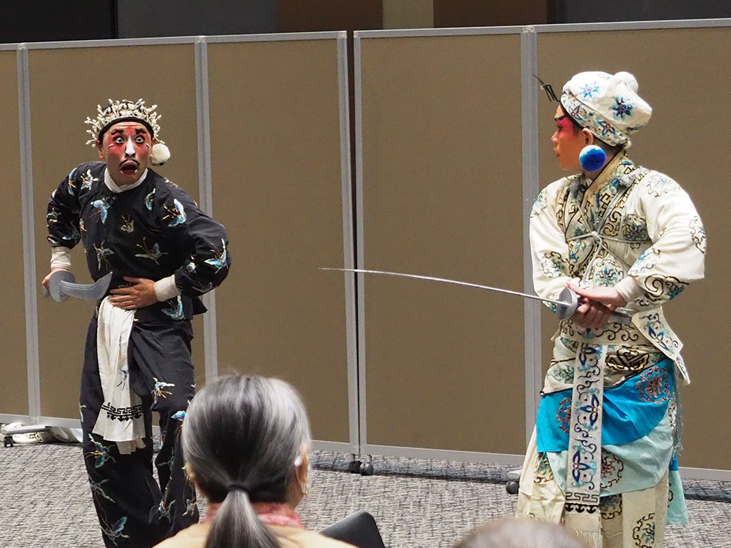 京劇　三岔口（任堂惠：南部快斗[隕石のかけら]、劉利華：小林孝徳）