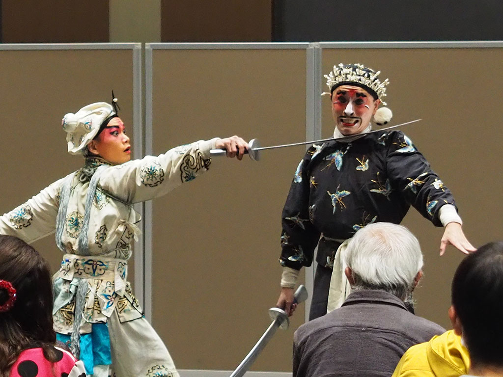 京劇　三岔口（任堂惠：南部快斗[隕石のかけら]、劉利華：小林孝徳）