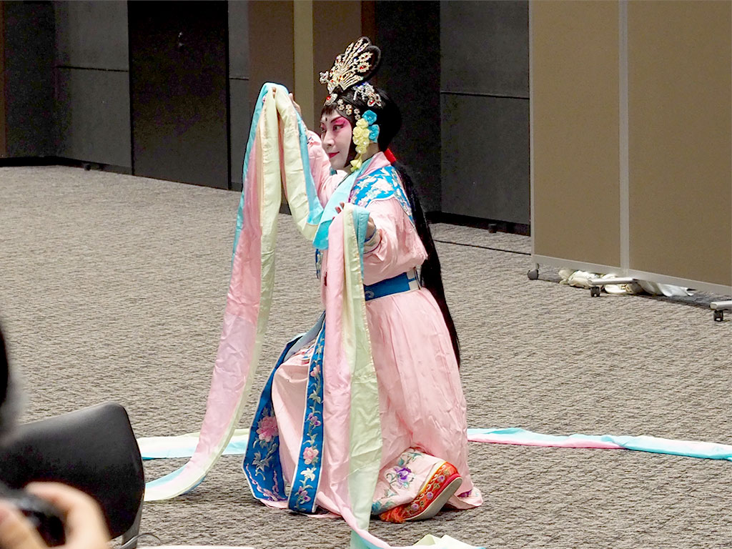 京劇　天女散花（天女：張桂琴）