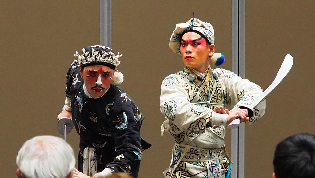 京劇　三岔口（任堂惠:南部快斗[隕石のかけら]、劉利華:小林孝徳）