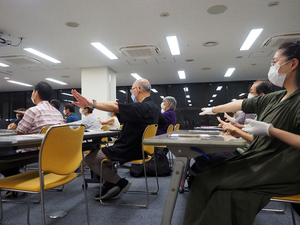 「はじめての京劇」ワークショップ[大阪]　動きの基礎体験（雲手・ユンショウ）