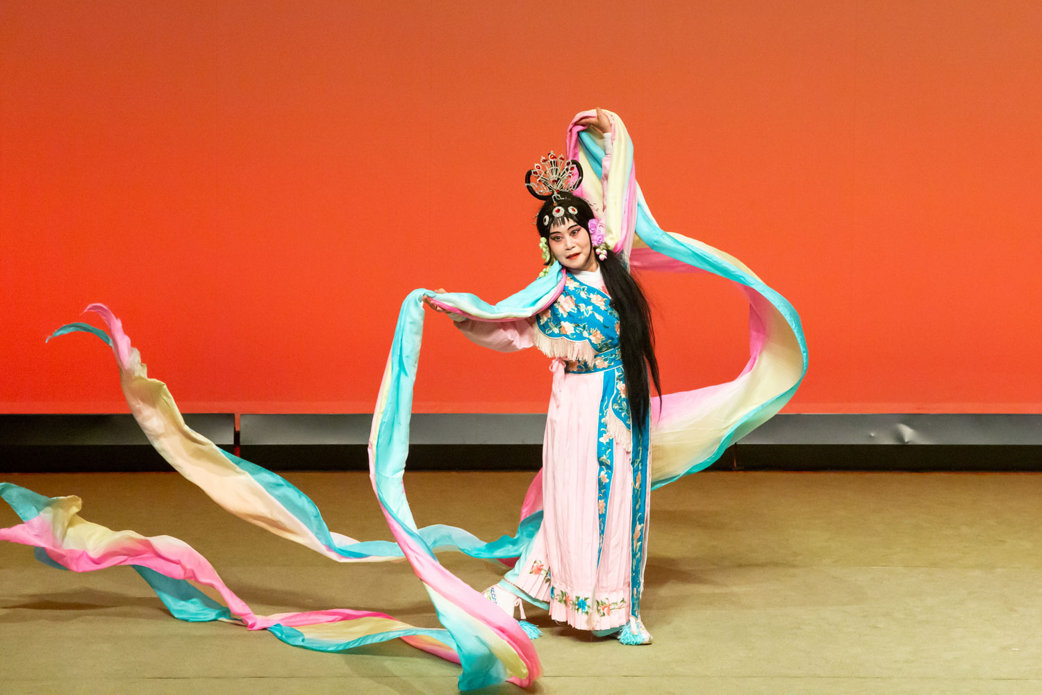 京劇　天女散花（天女：貴船恵子　写真：岩切卓士）