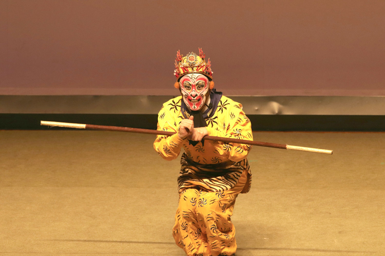 京劇　孫悟空　扇を借りる（孫悟空：石山雄太）　写真：井田裕明