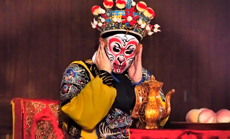 孫悟空　天界で大暴れ～偸桃～（孫悟空：石山雄太）写真：五味麗