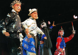 京劇「三岔口」　～暗闇でドッキリ！～