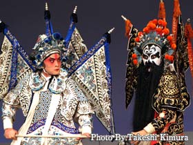 京劇「二将軍」　張飛と馬超　鎧の立ち回り
