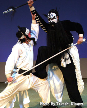 京劇「二将軍」　張飛と馬超　軽装での立ち回り