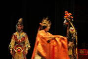 「覇王別姫（はおうべっき）～能楽と京劇　日中ユネスコ無形文化遺産の融合～」舞台写真１
