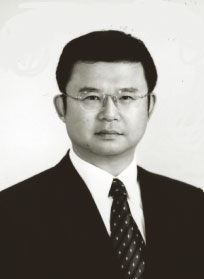 明治大学教授　加藤徹