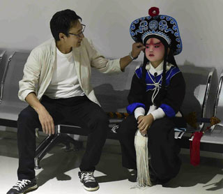 出番を待つ大島陸くんと張春祥